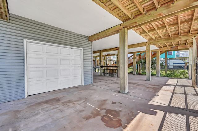 21600 Zachary Drive, Galveston, TX 77554