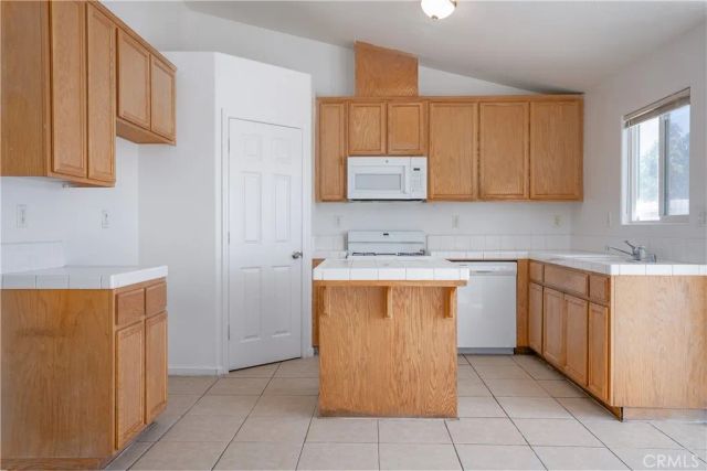 2658 N Drake, Merced, CA 95348