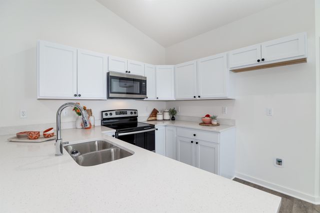 5336-5338 Pinecrest Ct N, Bel Aire, KS 67220