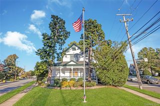 215 Conklin Street, Farmingdale, NY 11735