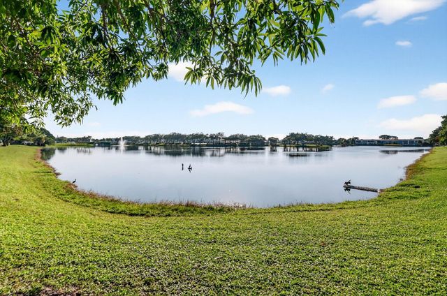 94 Stratford G, West Palm Beach, FL 33417