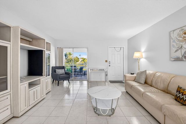 94 Stratford G, West Palm Beach, FL 33417