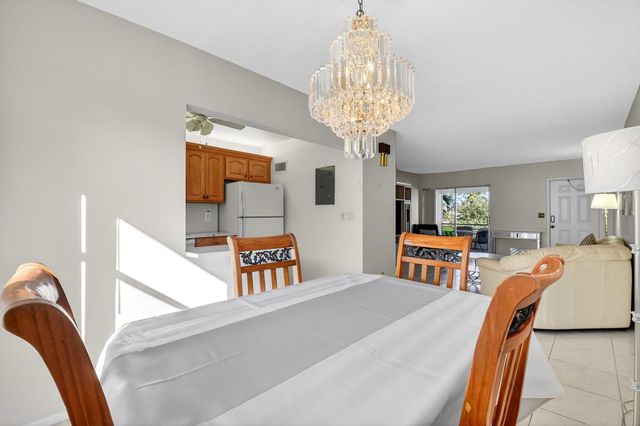 94 Stratford G, West Palm Beach, FL 33417