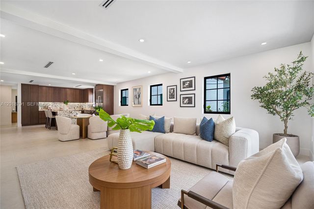 1037 Sevilla Ave, Coral Gables, FL 33134