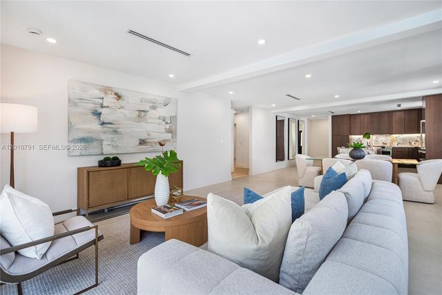 1037 Sevilla Ave, Coral Gables, FL 33134