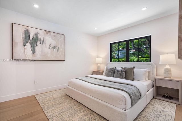 1037 Sevilla Ave, Coral Gables, FL 33134