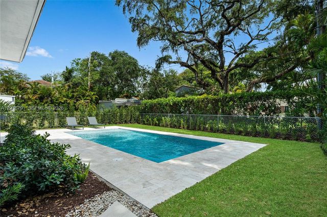 1037 Sevilla Ave, Coral Gables, FL 33134