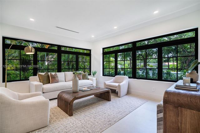 1037 Sevilla Ave, Coral Gables, FL 33134