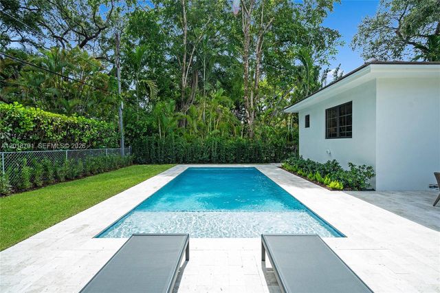 1037 Sevilla Ave, Coral Gables, FL 33134