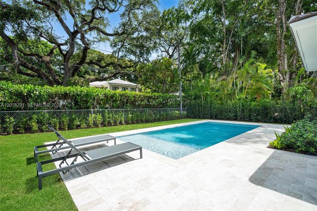 1037 Sevilla Ave, Coral Gables, FL 33134