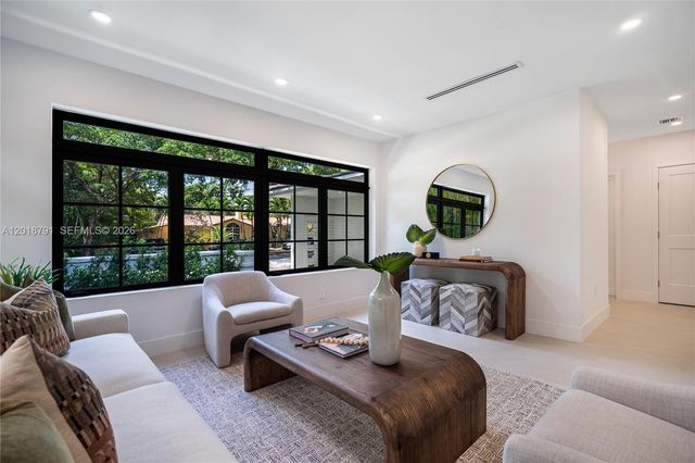 1037 Sevilla Ave, Coral Gables, FL 33134