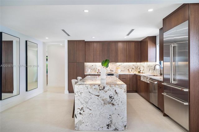 1037 Sevilla Ave, Coral Gables, FL 33134