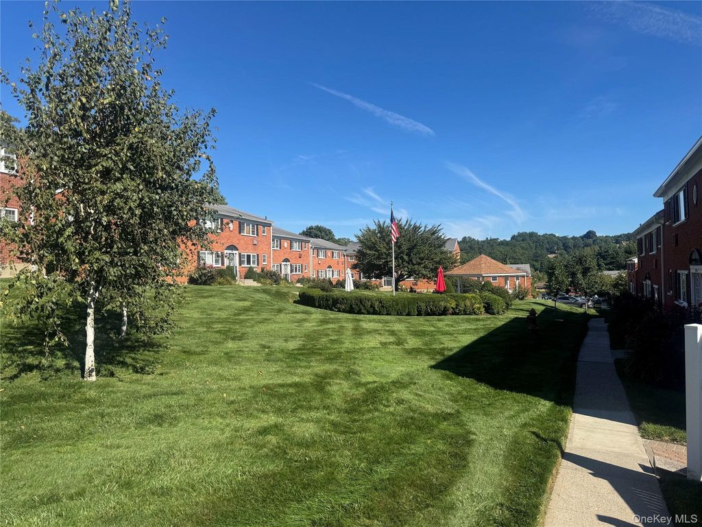 1879 Crompond Road F6, Peekskill, NY 10566 — photo 3