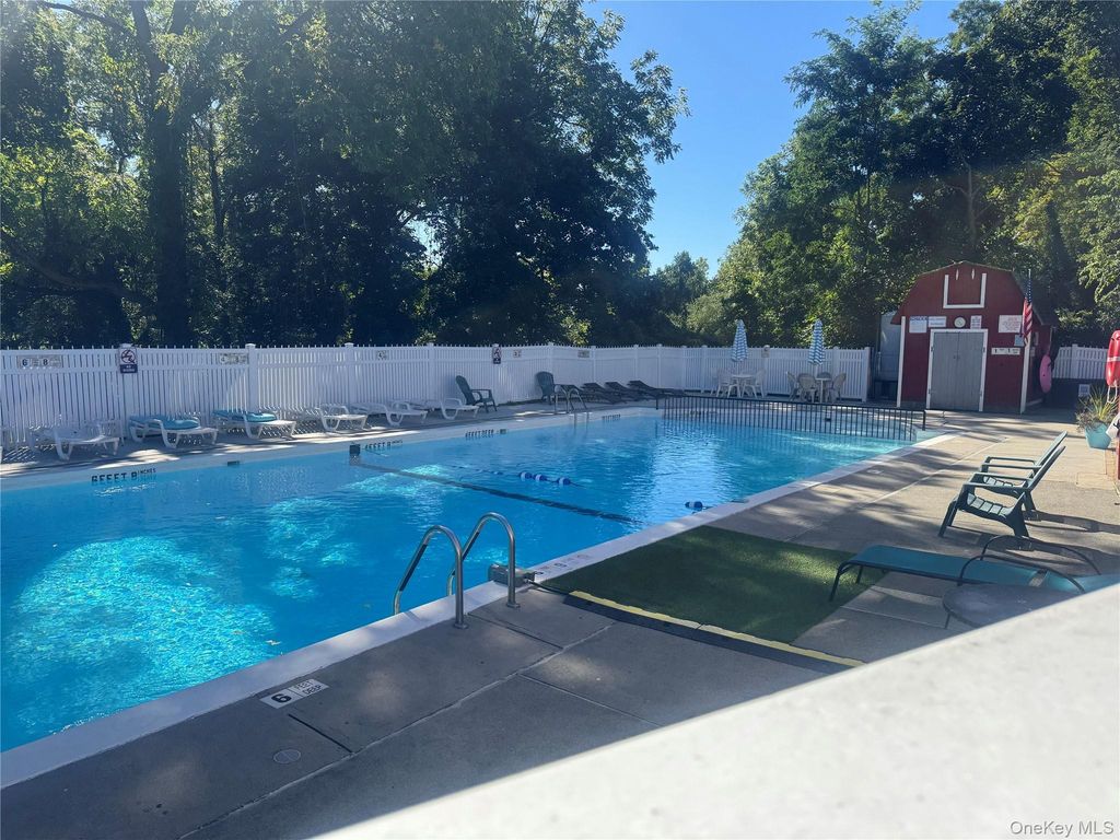 1879 Crompond Road F6, Peekskill, NY 10566 — photo 5