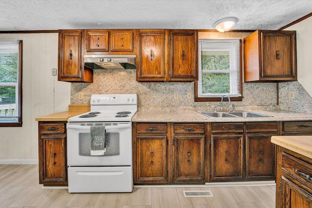 175 SYCAMORE ST, Rocky Mount, VA 24151