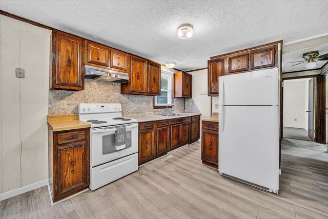 175 SYCAMORE ST, Rocky Mount, VA 24151