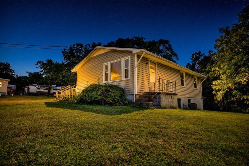 175 SYCAMORE ST, Rocky Mount, VA 24151