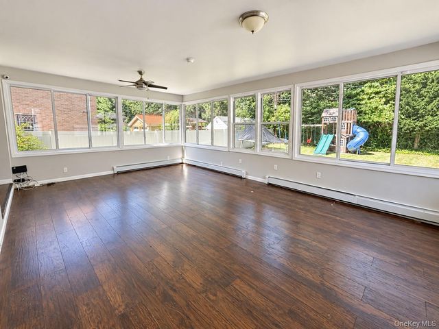 21757 77th Avenue, Oakland Gardens, NY 11364