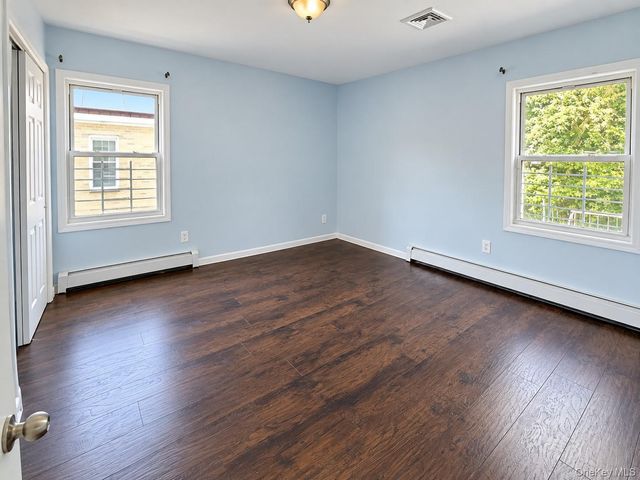 21757 77th Avenue, Oakland Gardens, NY 11364