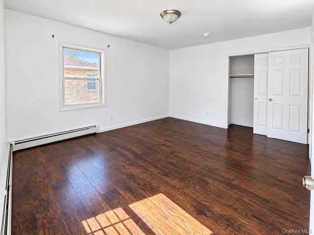 21757 77th Avenue, Oakland Gardens, NY 11364