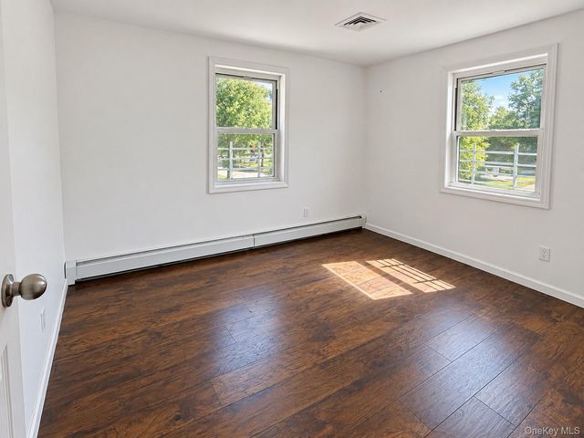 21757 77th Avenue, Oakland Gardens, NY 11364