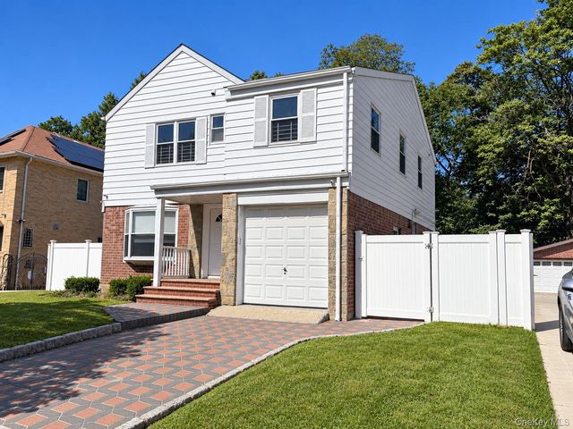21757 77th Avenue, Oakland Gardens, NY 11364