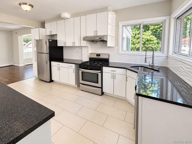 21757 77th Avenue, Oakland Gardens, NY 11364