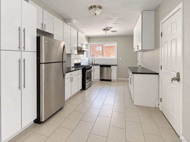 21757 77th Avenue, Oakland Gardens, NY 11364