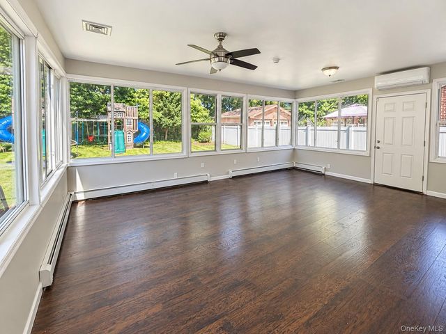 21757 77th Avenue, Oakland Gardens, NY 11364