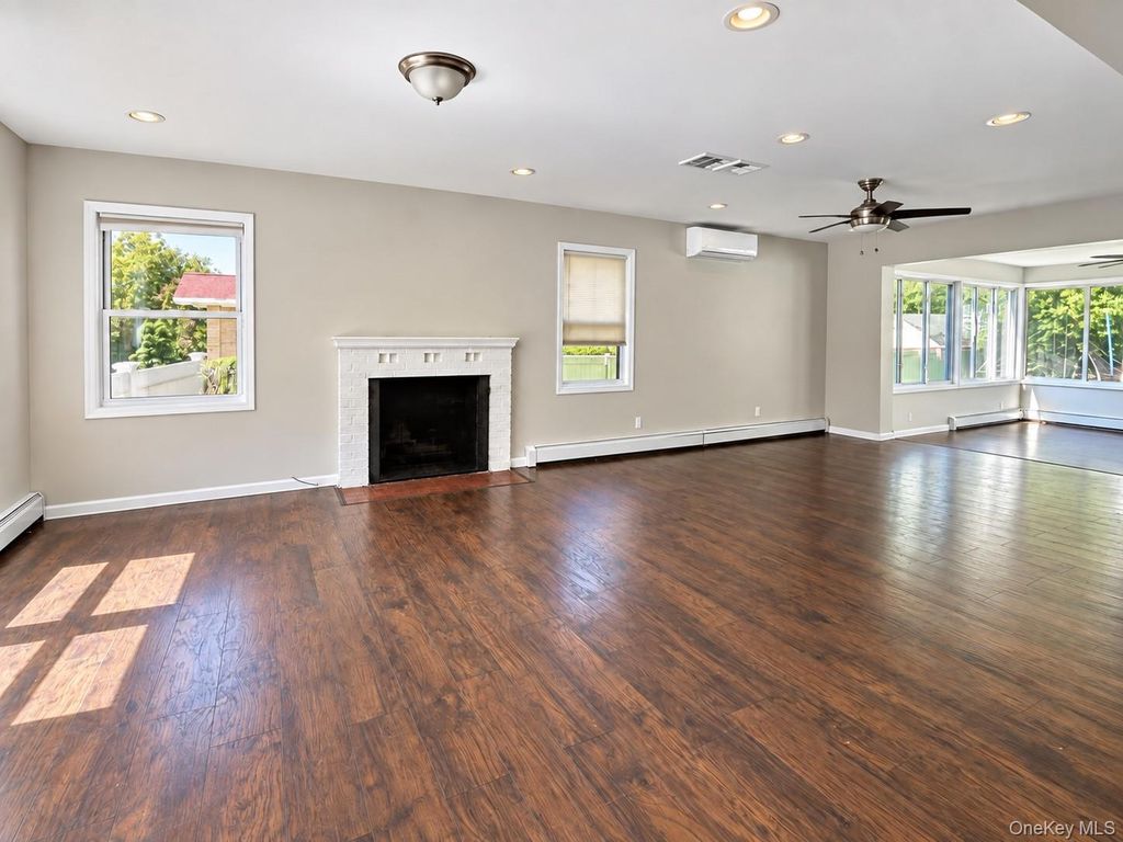 21757 77th Avenue, Oakland Gardens, NY 11364 — photo 4