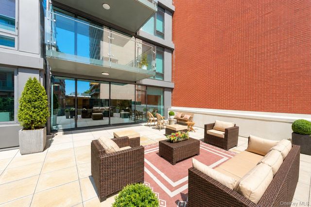 38-20 Parsons Boulevard 213, Flushing, NY 11354