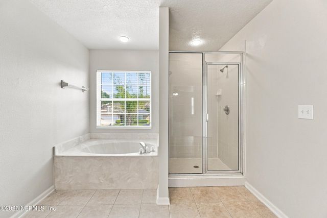 1936 MCGIRTS POINT Boulevard, Jacksonville, FL 32221