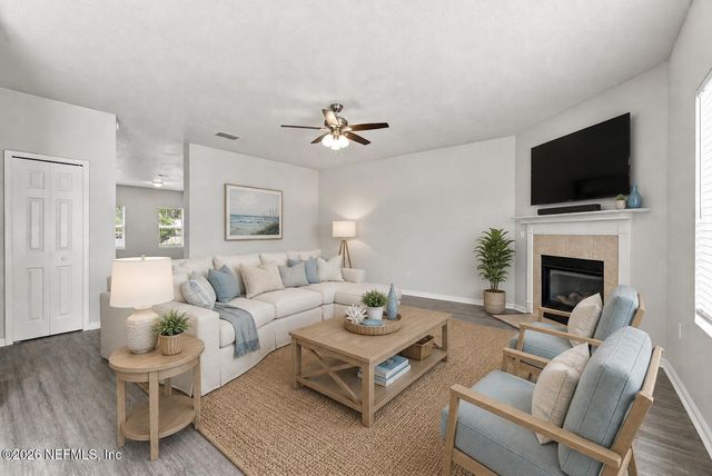 1936 MCGIRTS POINT Boulevard, Jacksonville, FL 32221