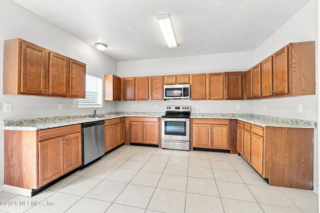 1936 MCGIRTS POINT Boulevard, Jacksonville, FL 32221