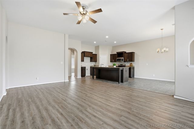 2123 E 132nd Place S, Bixby, OK 74008