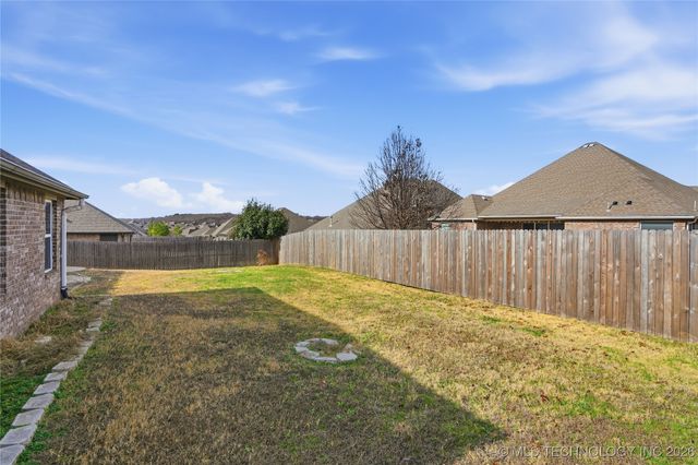 2123 E 132nd Place S, Bixby, OK 74008