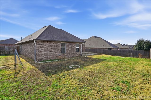 2123 E 132nd Place S, Bixby, OK 74008