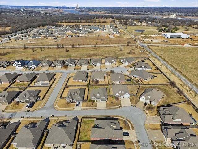 2123 E 132nd Place S, Bixby, OK 74008