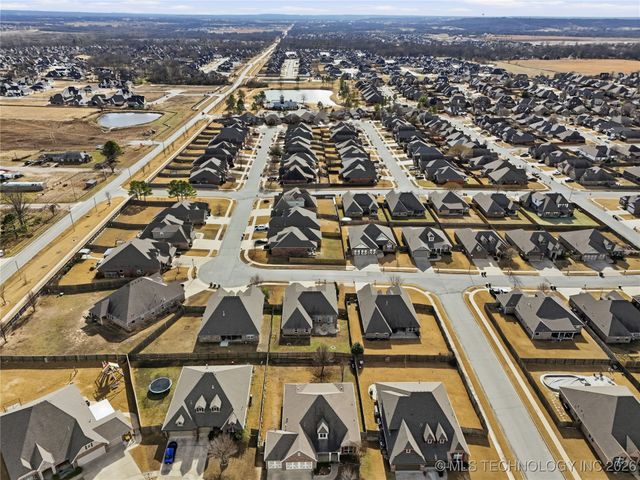 2123 E 132nd Place S, Bixby, OK 74008