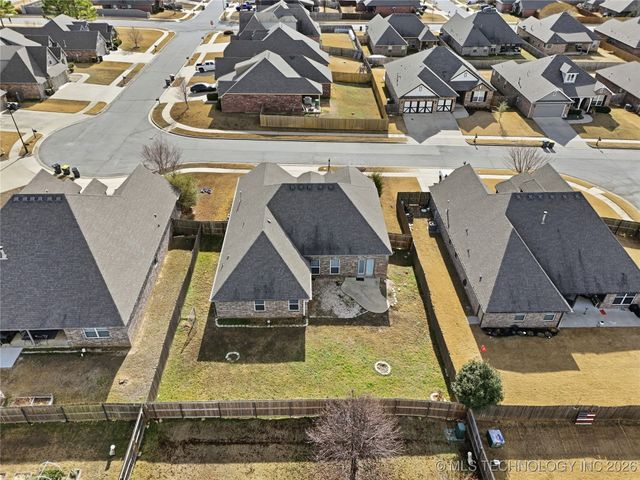 2123 E 132nd Place S, Bixby, OK 74008