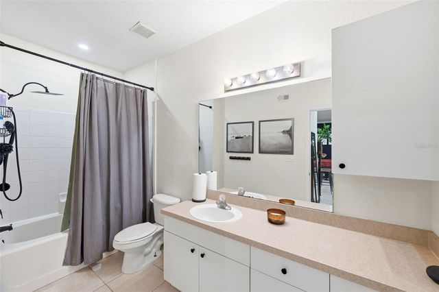 4323 BAYSIDE VILLAGE DRIVE 325, Tampa, FL 33615