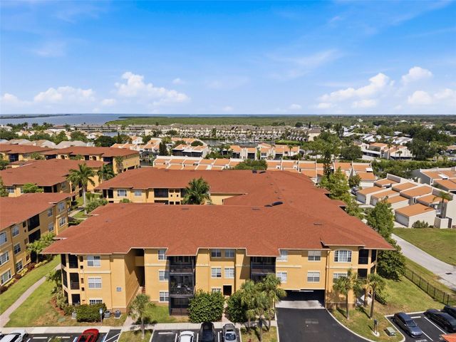 4323 BAYSIDE VILLAGE DRIVE 325, Tampa, FL 33615