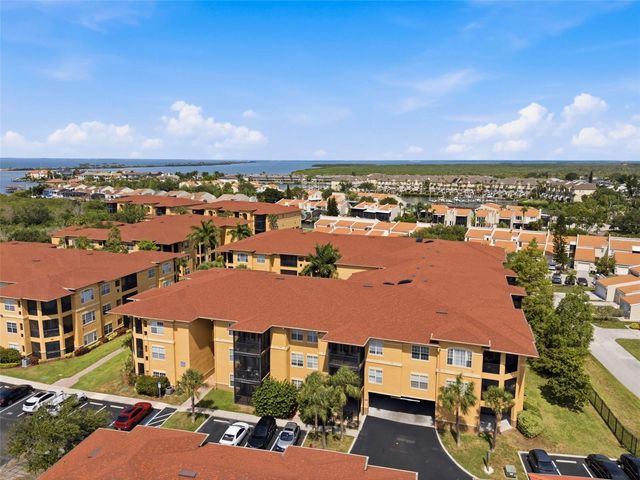 4323 BAYSIDE VILLAGE DRIVE 325, Tampa, FL 33615