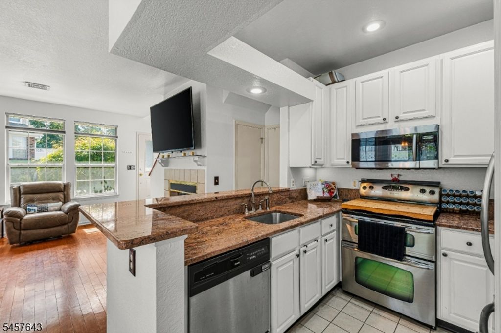 29 Pheasant Brook Court, Bedminster Twp., NJ 07921 — photo 5