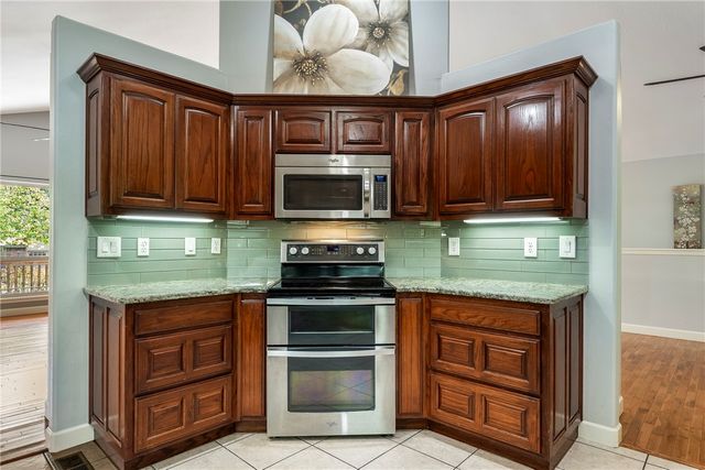 6 Hallock Drive, Bella Vista, AR 72714