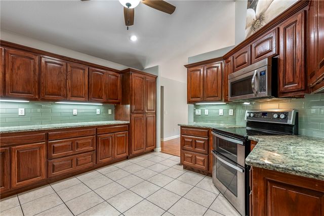 6 Hallock Drive, Bella Vista, AR 72714