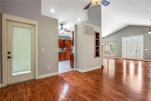 6 Hallock Drive, Bella Vista, AR 72714