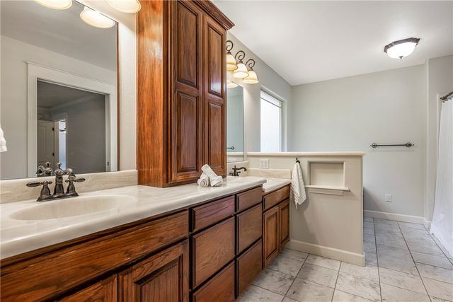 6 Hallock Drive, Bella Vista, AR 72714