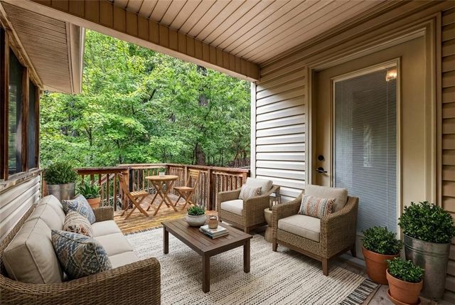 6 Hallock Drive, Bella Vista, AR 72714