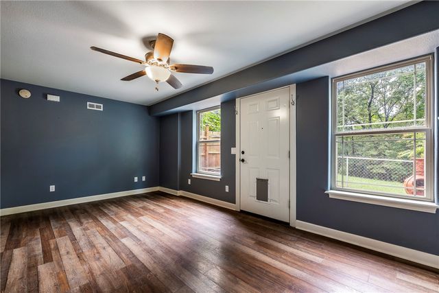 6 Hallock Drive, Bella Vista, AR 72714